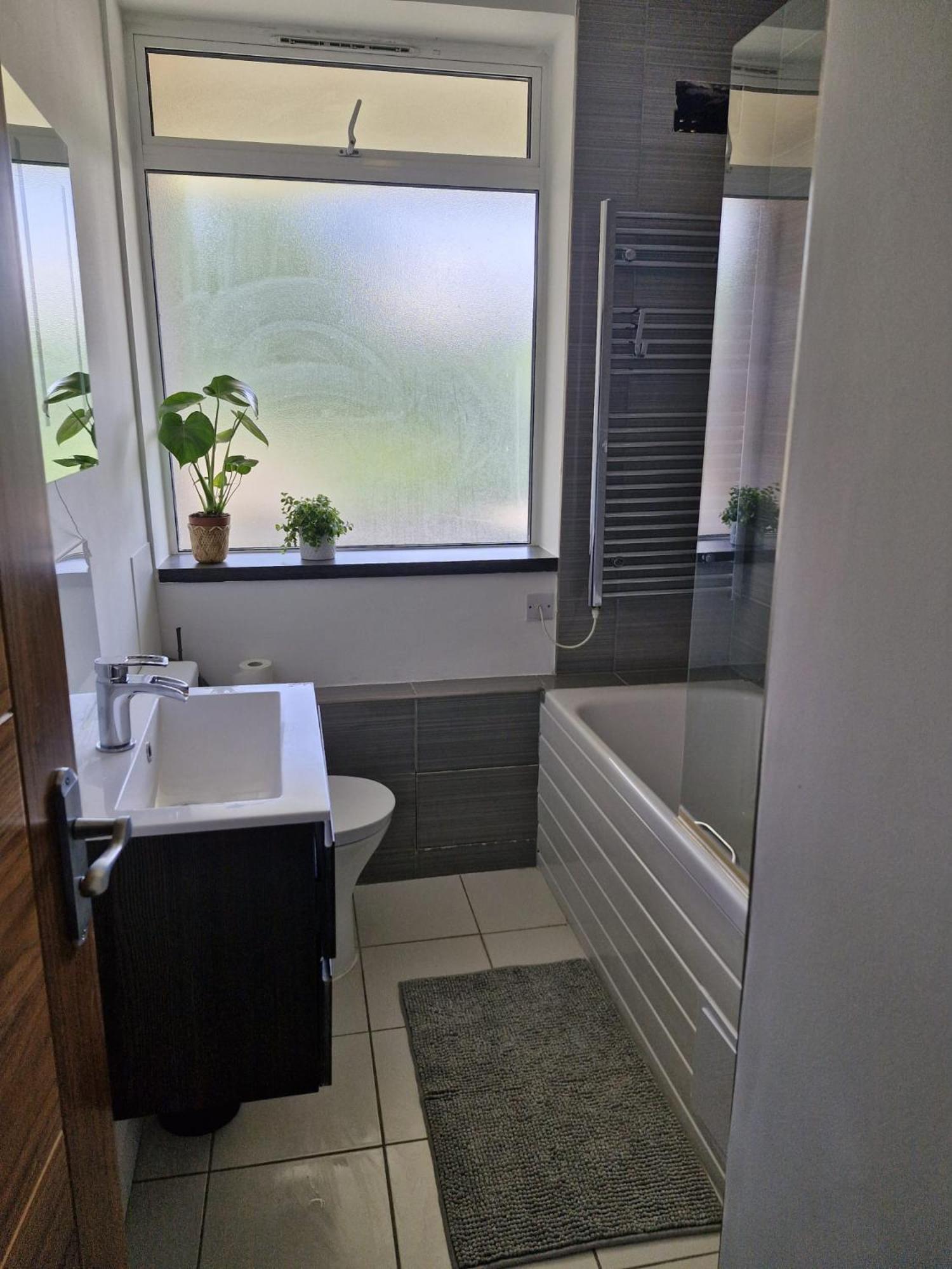 Bright Spacious Airy 2 Bed Flat 일링 외부 사진